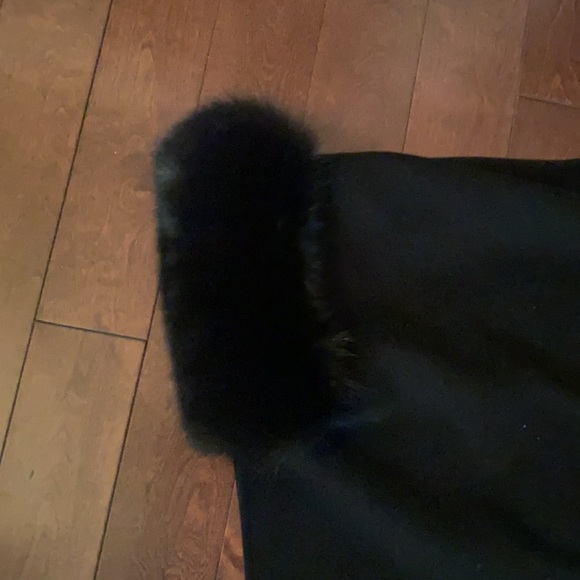 Cashmere and Fox Furr Poncho - Picture 3 of 8